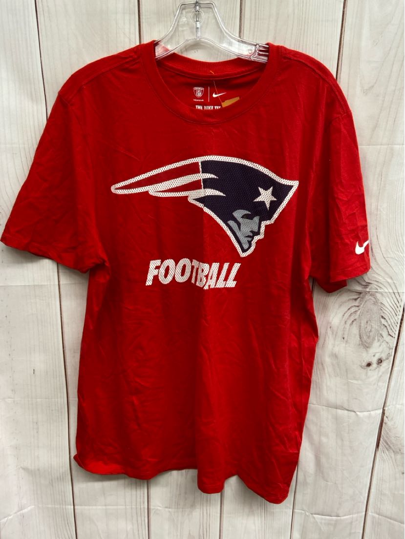 As Is- Wrinkled- Patriots Men's Size XL Red Shirt