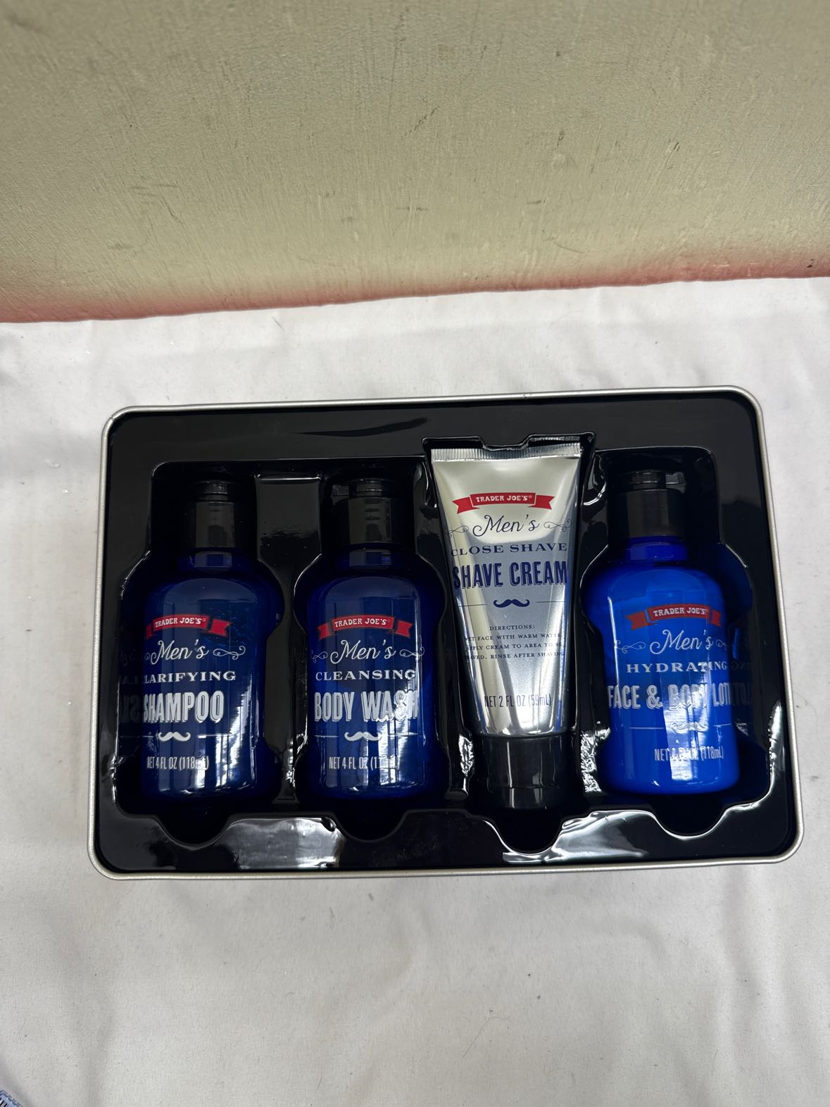 NIB 4PCS Trader Joe's zclean Up Your Act Grooming Kit Cosmetic