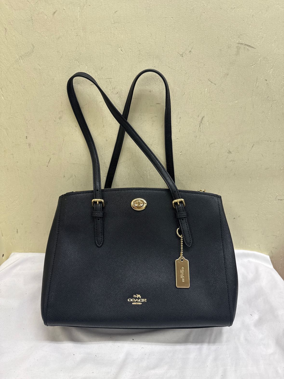 Coach 55679 Turnlock Carryall Black Leather Purse Bag