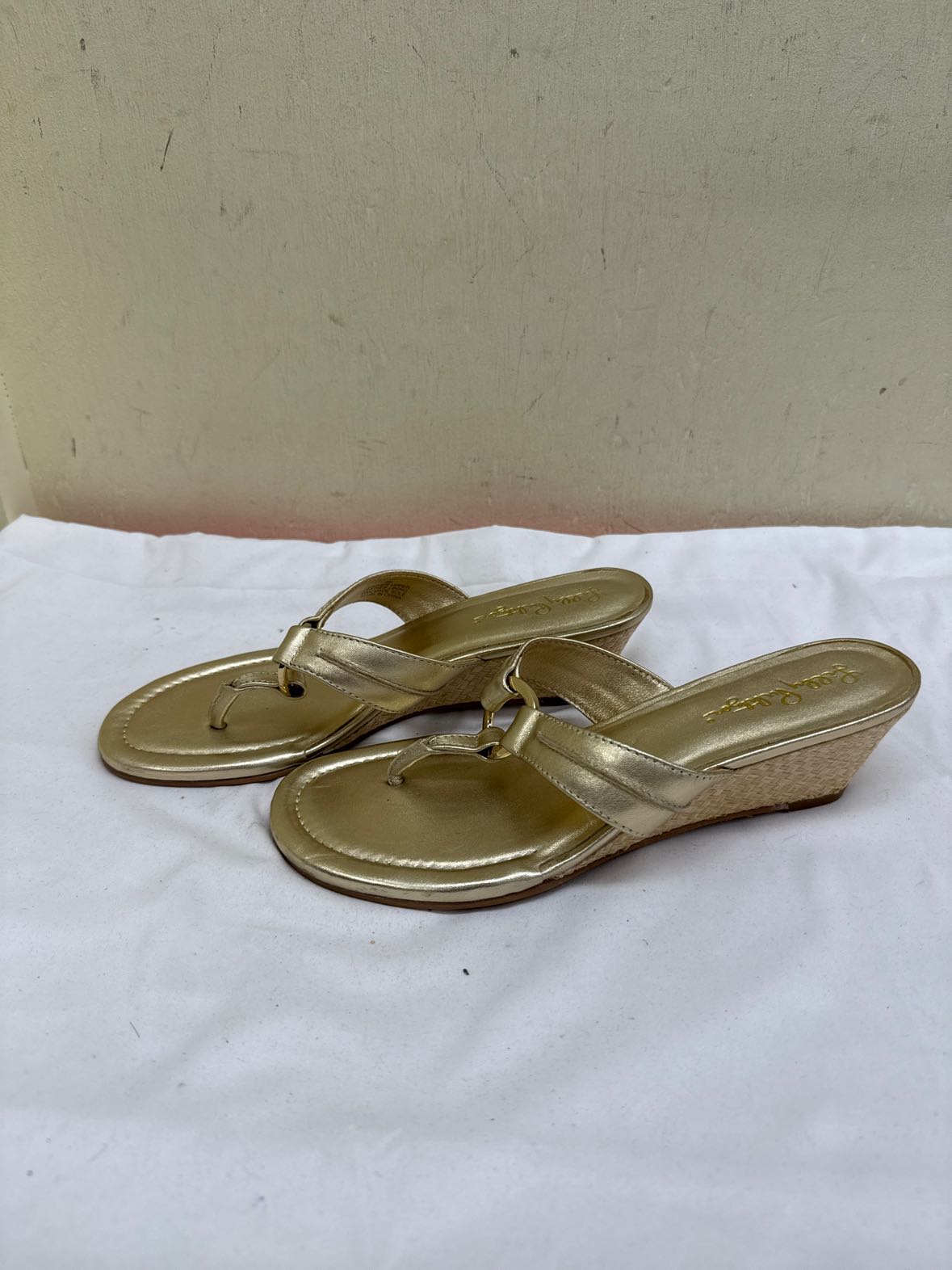 Lilly Pulitzer Women's Size 8 Gold Sandals