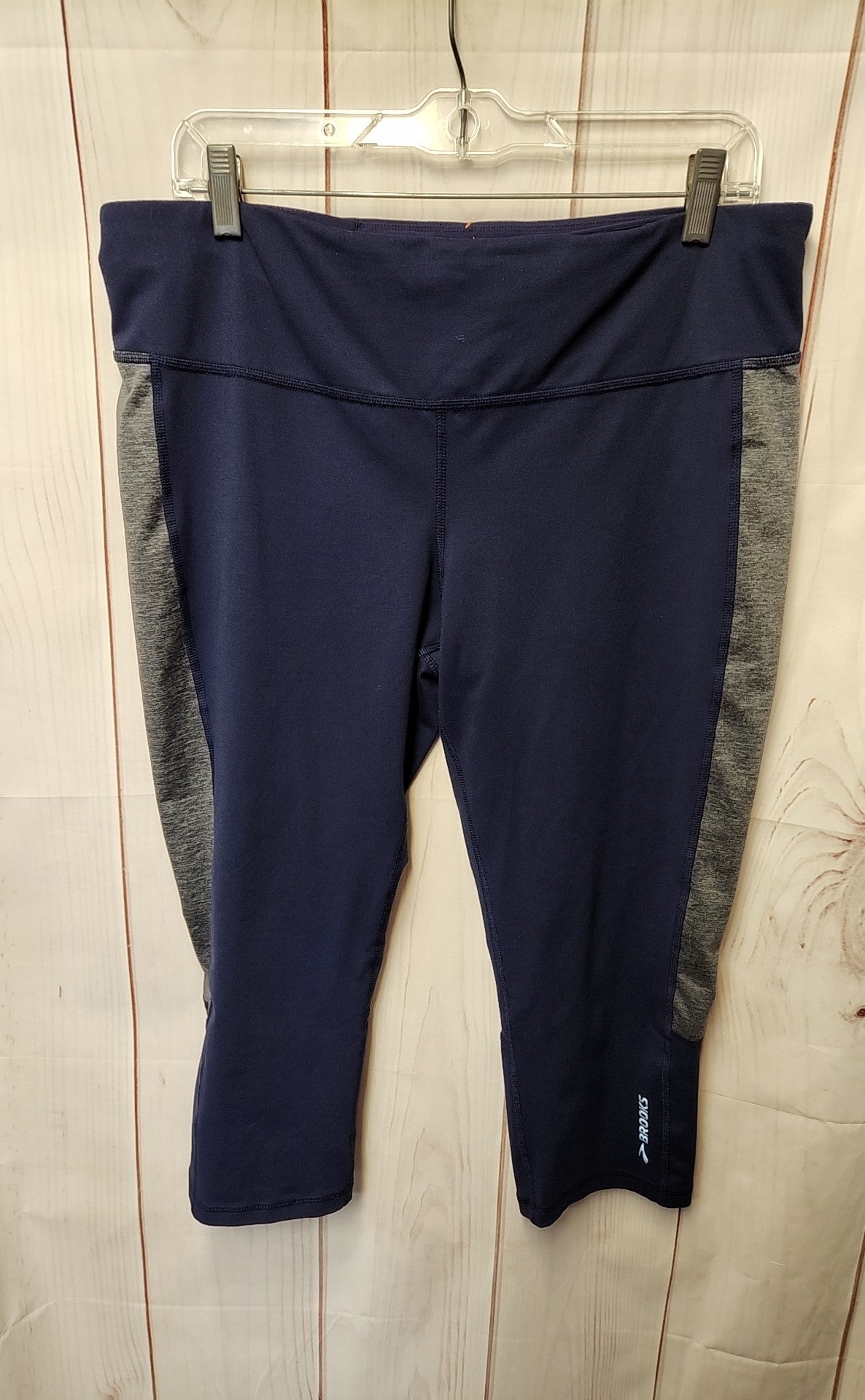 Brooks Women's Size XL Navy Active Capris