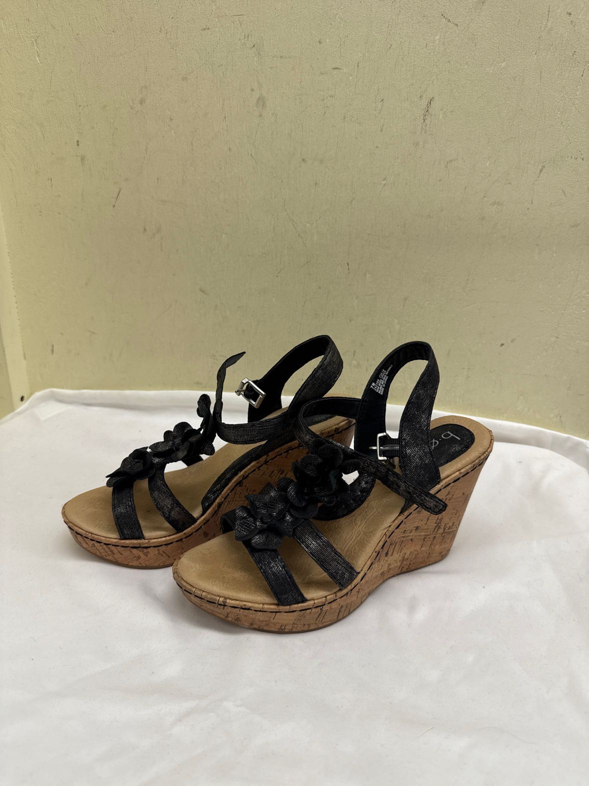 Boc Women's Size 7 Black Sandals Shoes