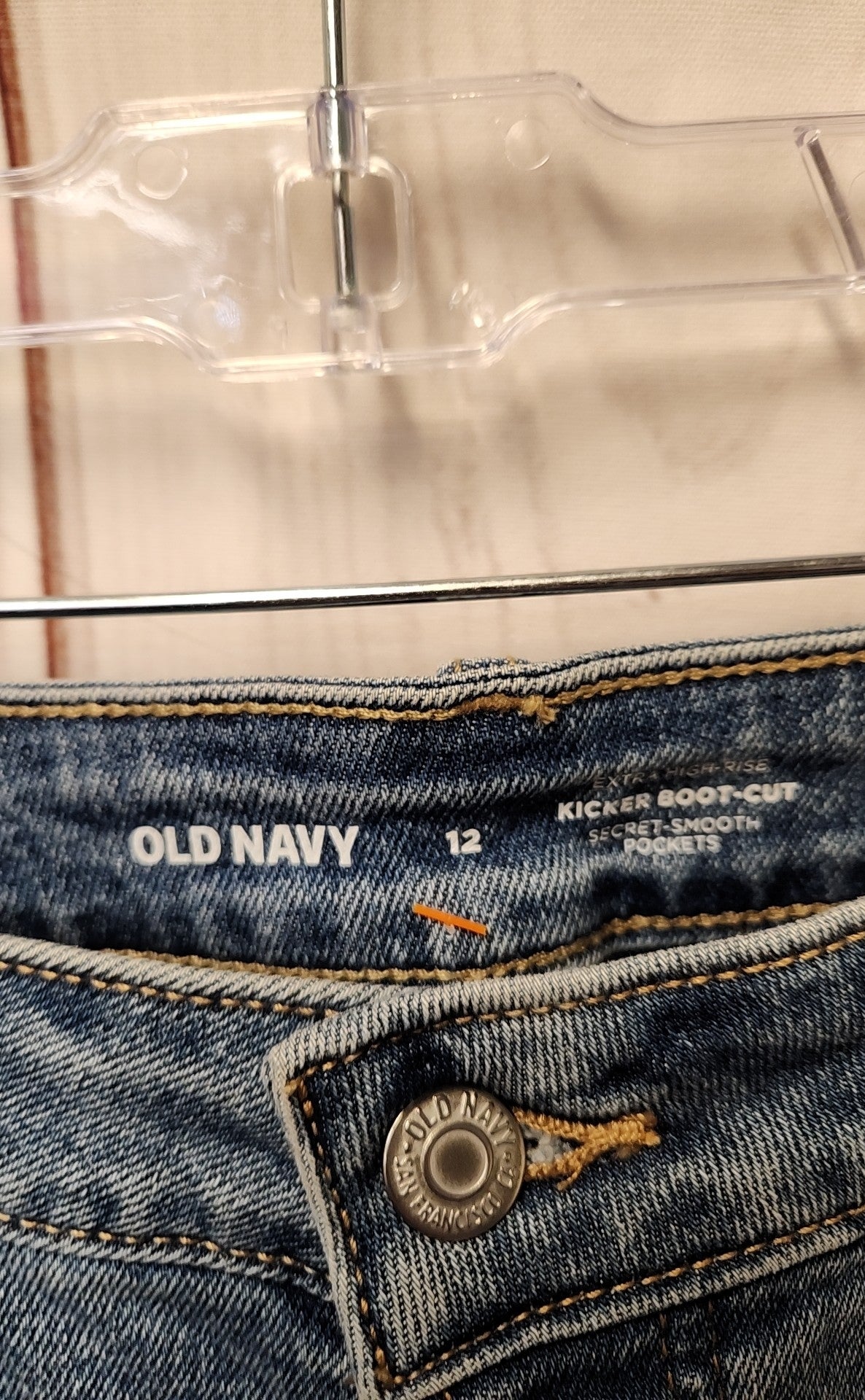 Old Navy Women's Size 31 (11-12) Blue Jeans Extra High Rise Kicker Boot-cut