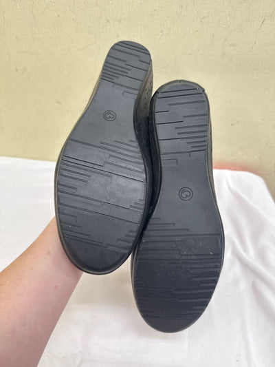 NWT Baretraps Women's Size 9-1/2 Black Flats Shoes