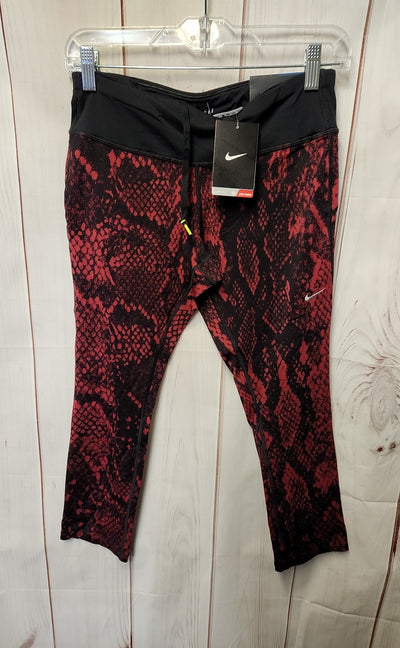 NWT Nike Women's Size M Red Active Capris
