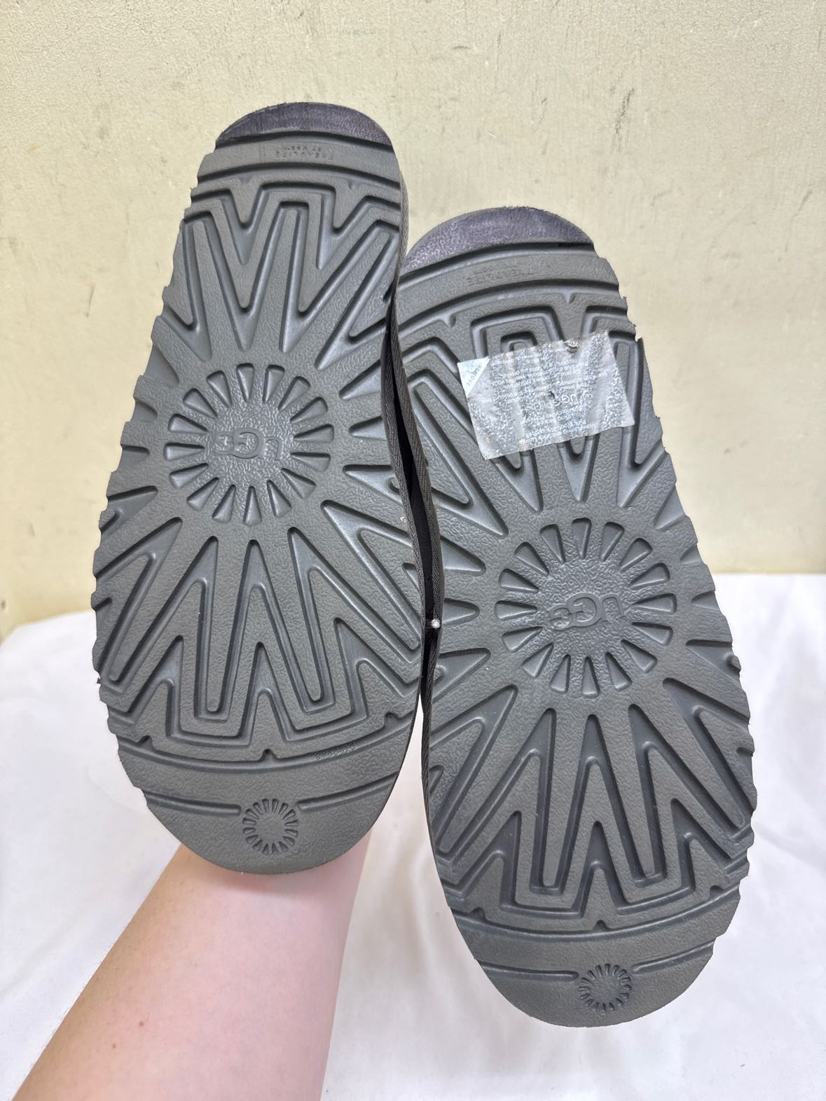 Ugg Women's Size 8 Gray Boots Shoes