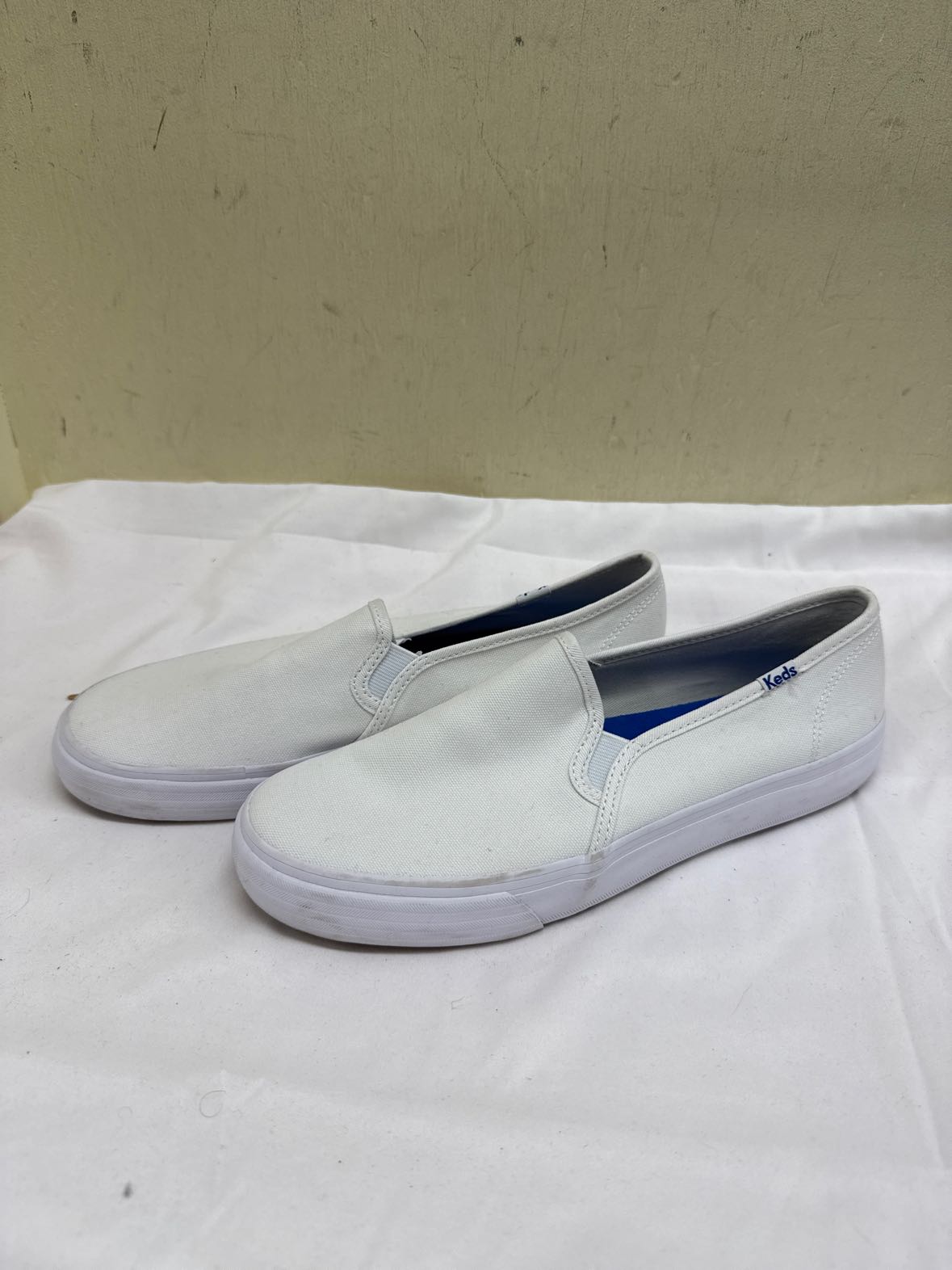 Keds Women's Size 8-1/2 White Flats