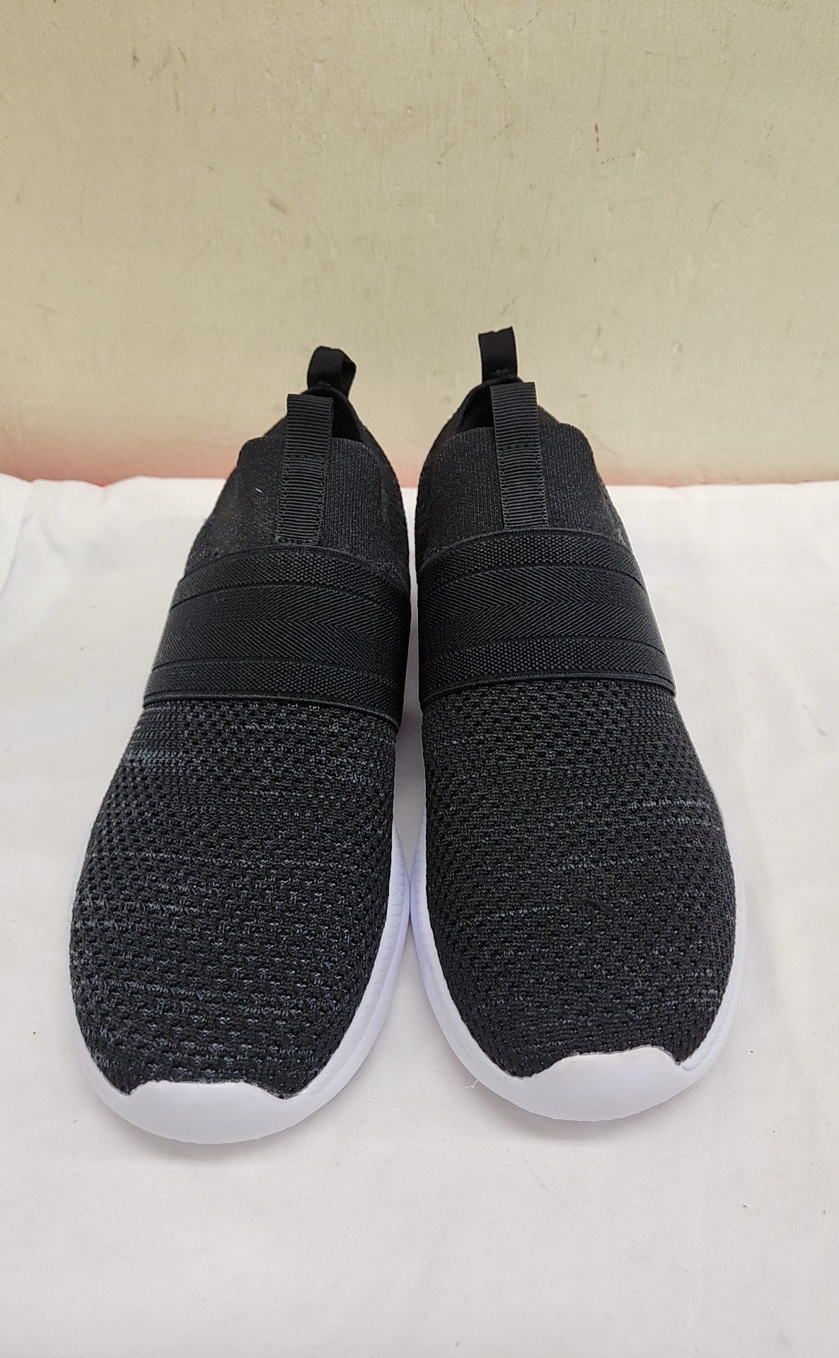 Athletic Works Men's Size 9 Black Sneakers Shoes