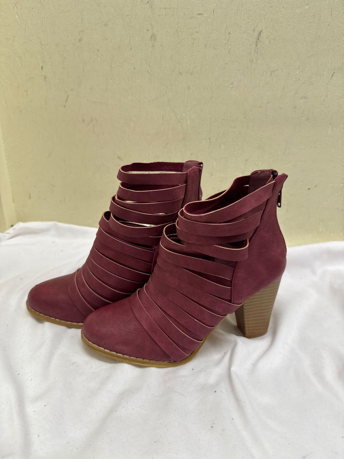 Mi.im Women's Size 6 Maroon Pumps Shoes