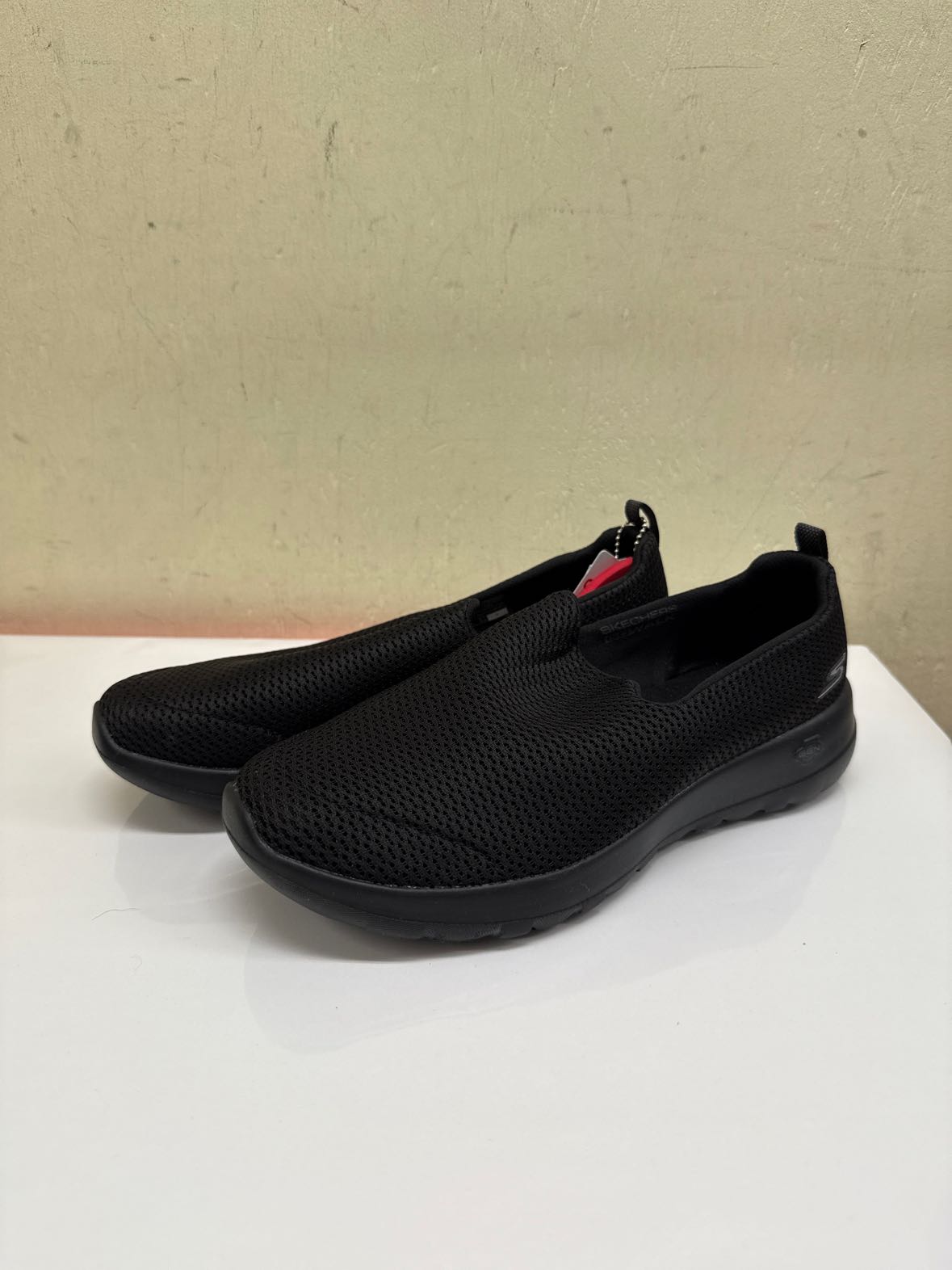 NWT Skechers Women's Size 9-1/2 Black Flats