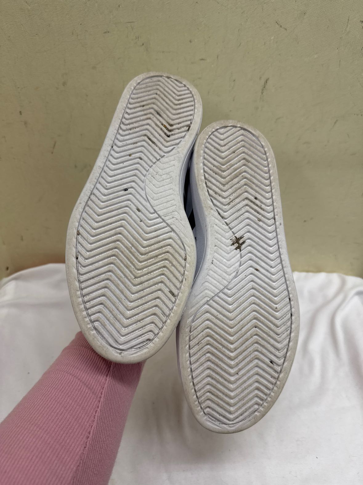 Adidas Women's Size 9 White Sneakers Shoes