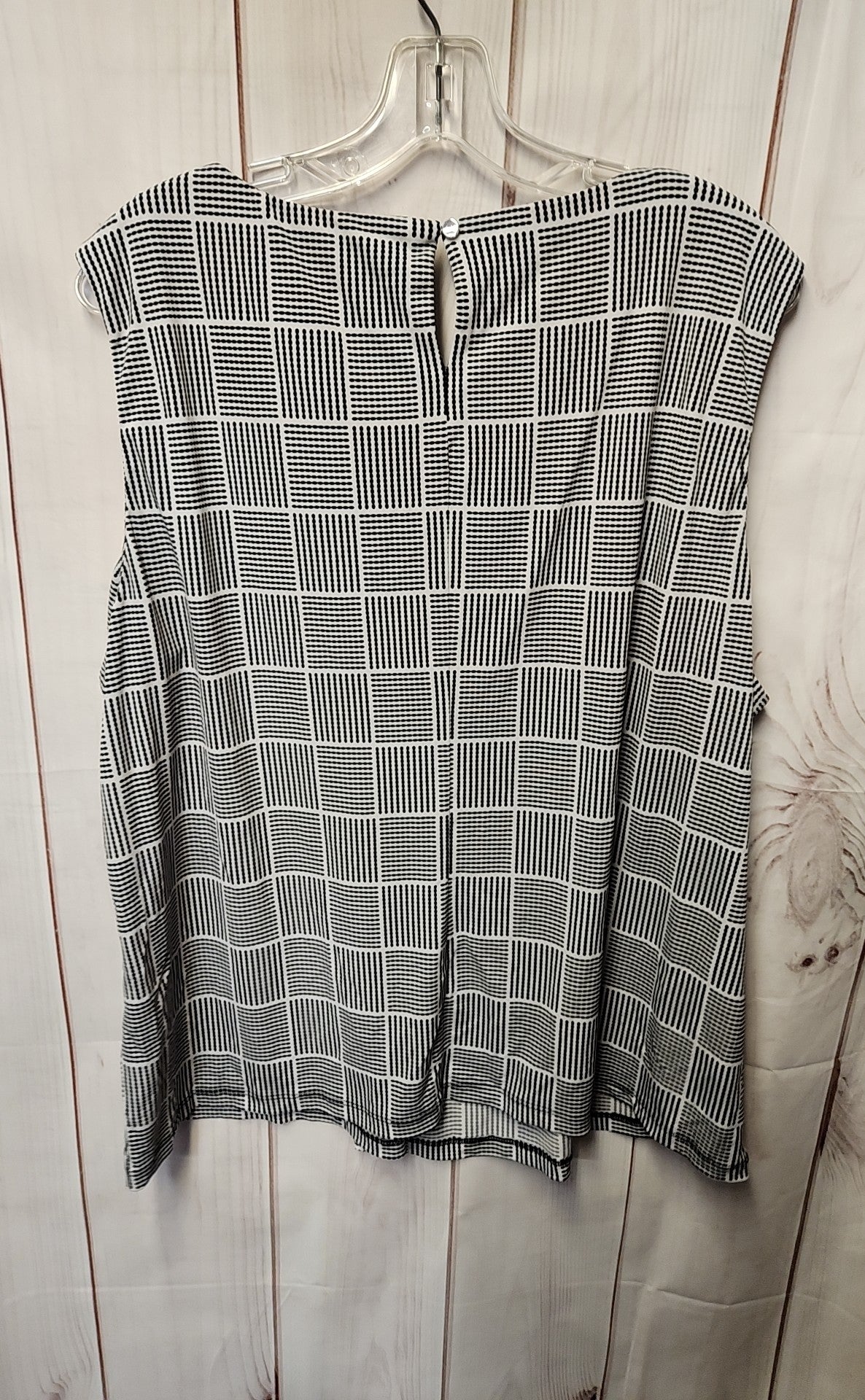 Calvin Klein Women's Size 2X White & Black Sleeveless Top
