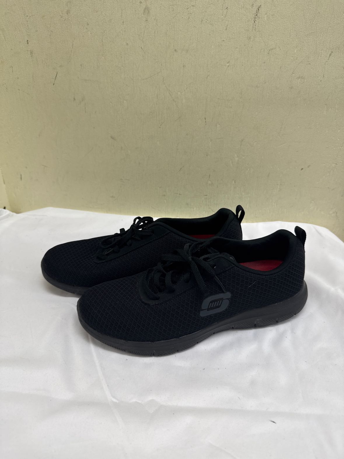 Skechers Women's Size 8-1/2 Black Sneakers Shoes
