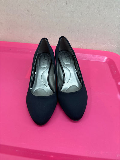 Bandolino Women's Size 6 Black Pumps