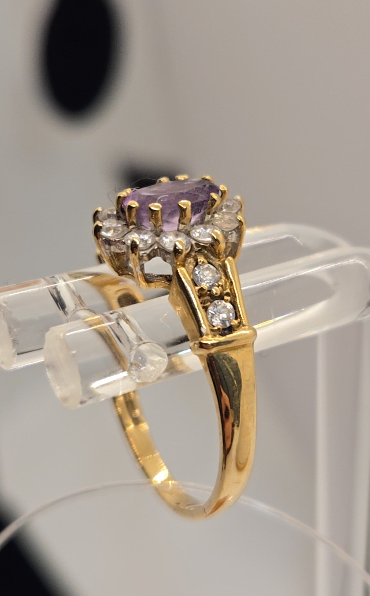 SDJ 375 9K Yellow Gold VTG Amethyst with Clear Stones Size 6.5 Ring 2.10 Grams