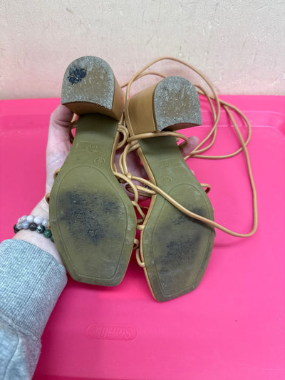 Bamboo Women's Size 5 Brown Sandals