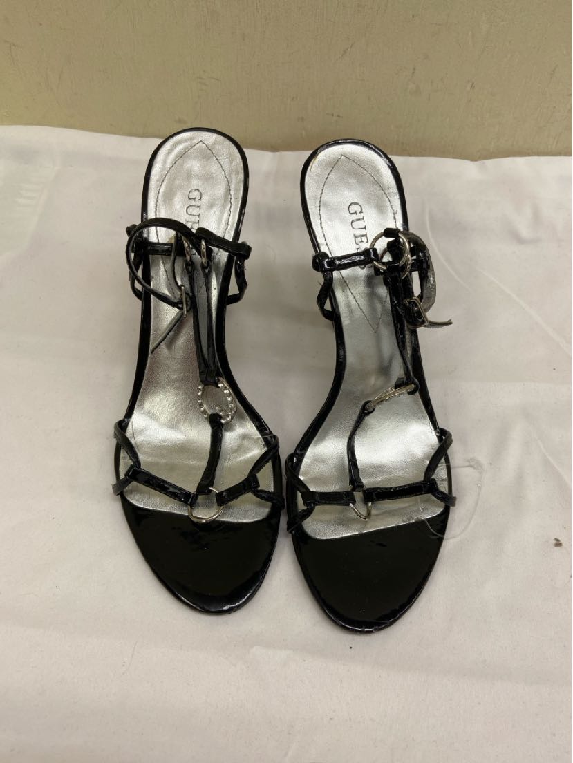Guess Women's Size 8 Black Sandals