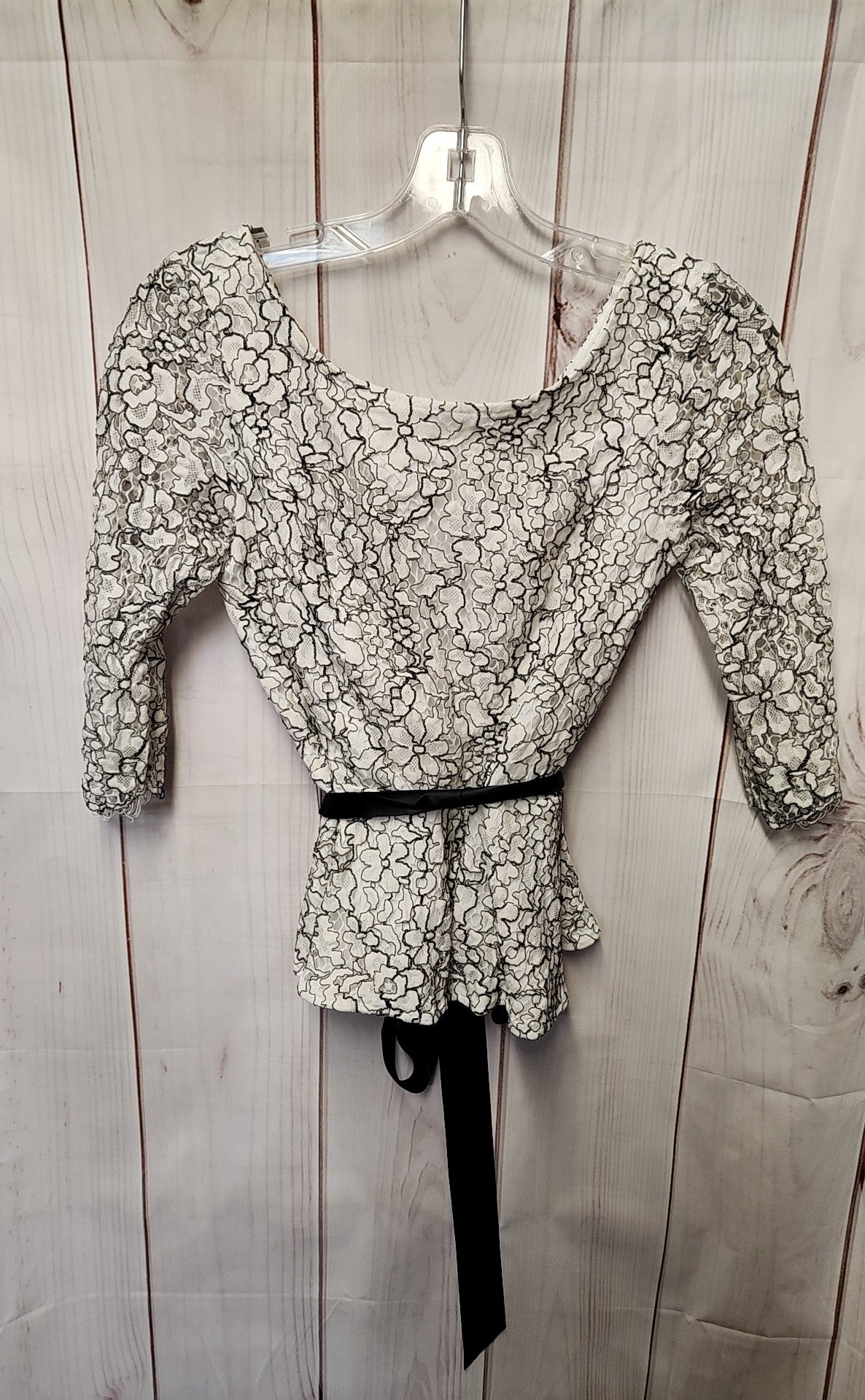Eliza J Women's Size 4 White Floral 3/4 Sleeve Top