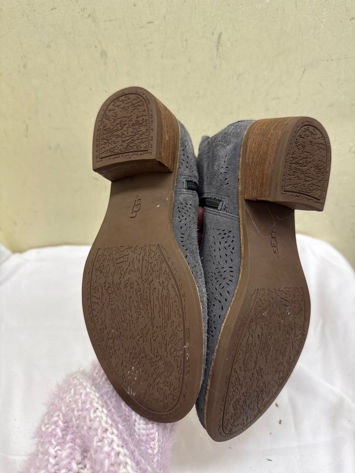 Ugg Women's Size 7 Gray Boots Shoes
