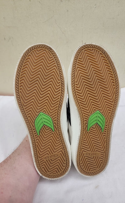 Cariuma Women's Size 6 White Sneakers Shoes