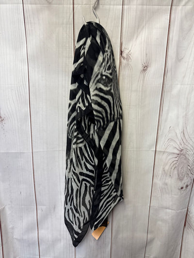Chico's Size One Size White & Black Animal Print Dress Scarf