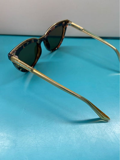 Prive Revaux The Kiki WR9 Sunglasses w/ Case