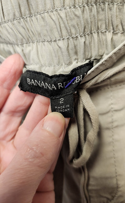 Banana Republic Women's Size 2 Beige Pants