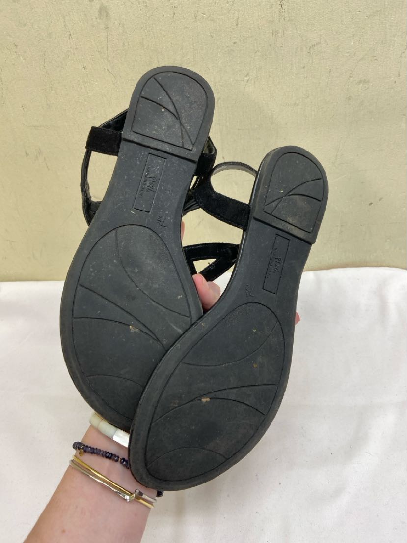 Fioni Women's Size 7-1/2 Black Sandals Shoes