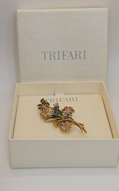VTG NIB Trifari Gold Floral Motif Brooch Pin