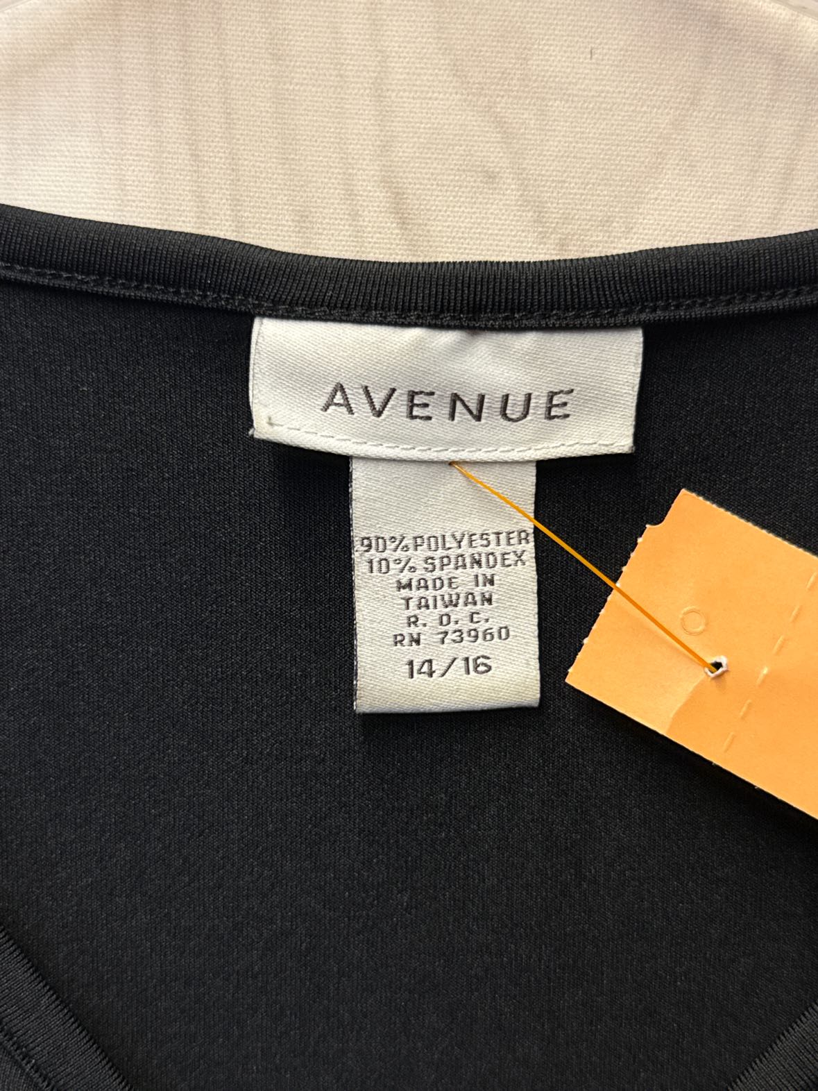 Avenue Women's Size 14/16 Black 3/4 Sleeve Top