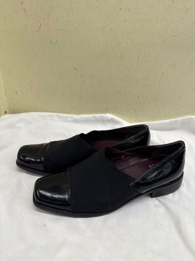 Stuart Weitzman Women's Size 7-1/2 Black Flats Shoes