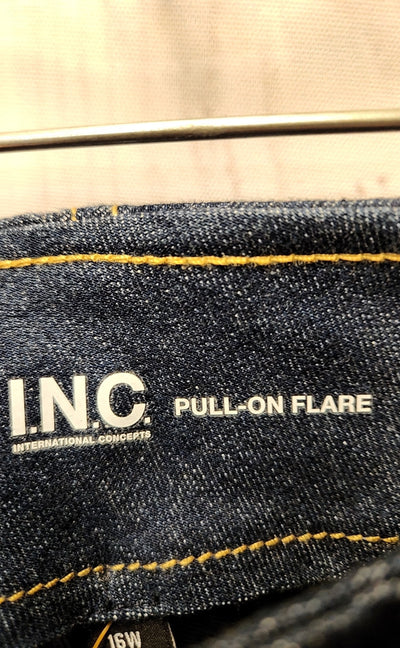 INC Women's Size 33 (15-16) Blue Jeans Pull-on Flare