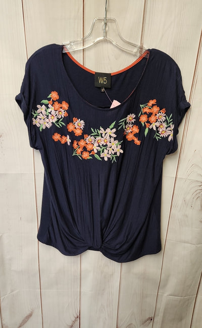 W5 Women's Size L Navy Floral Short Sleeve Top