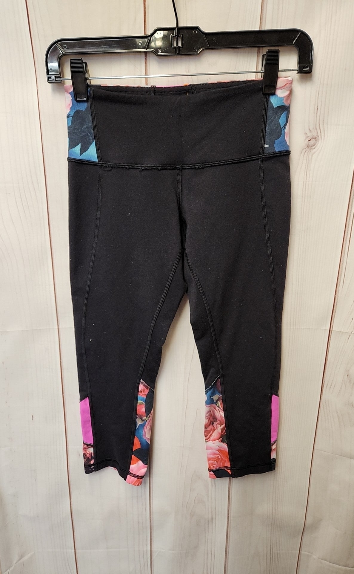 Lululemon Women's Size 4 Black Active Capris