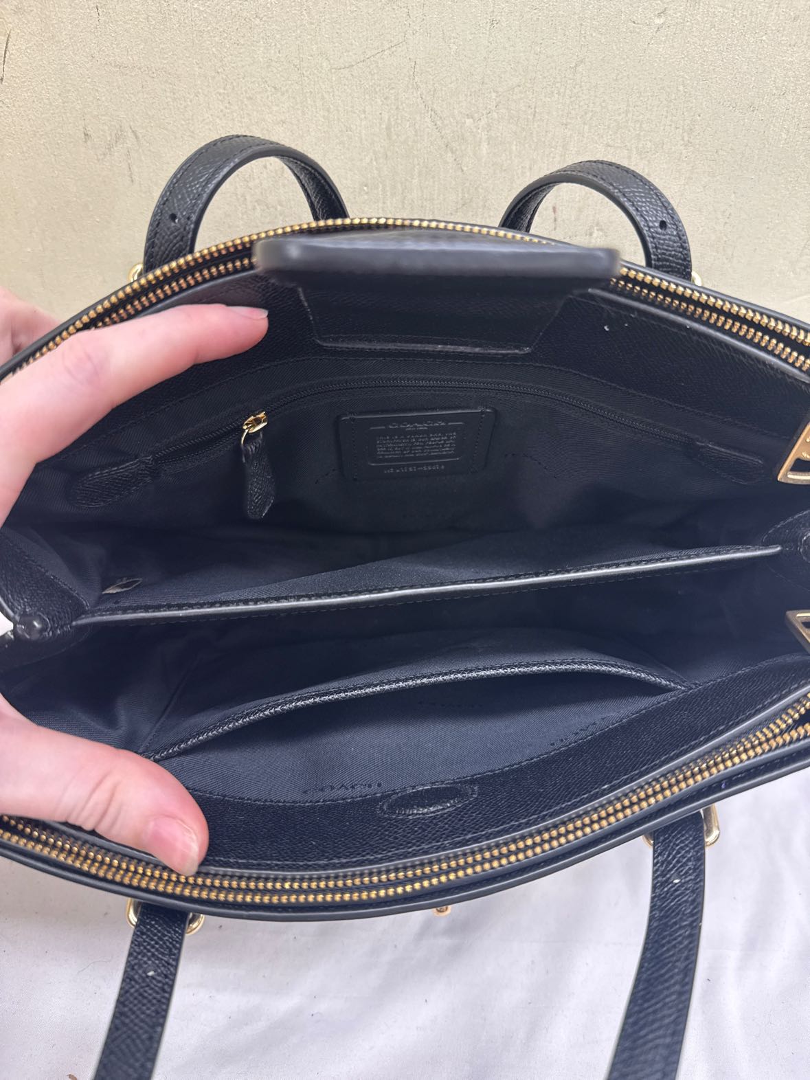 Coach 55679 Turnlock Carryall Black Leather Purse Bag