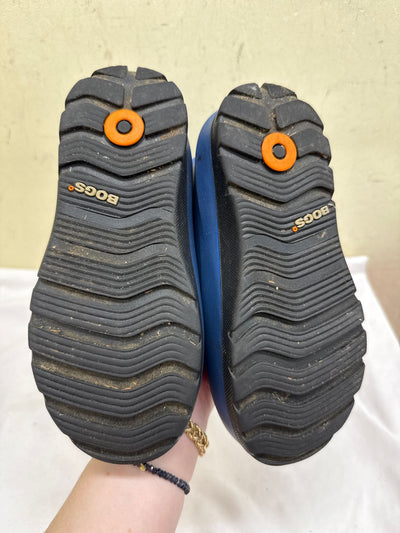 Bogs Boy's Size 2 Blue Boots