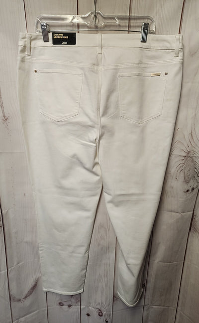 NWT Chico's Women's Size 33 (15-16) White Jeans Girlfriend Ankle