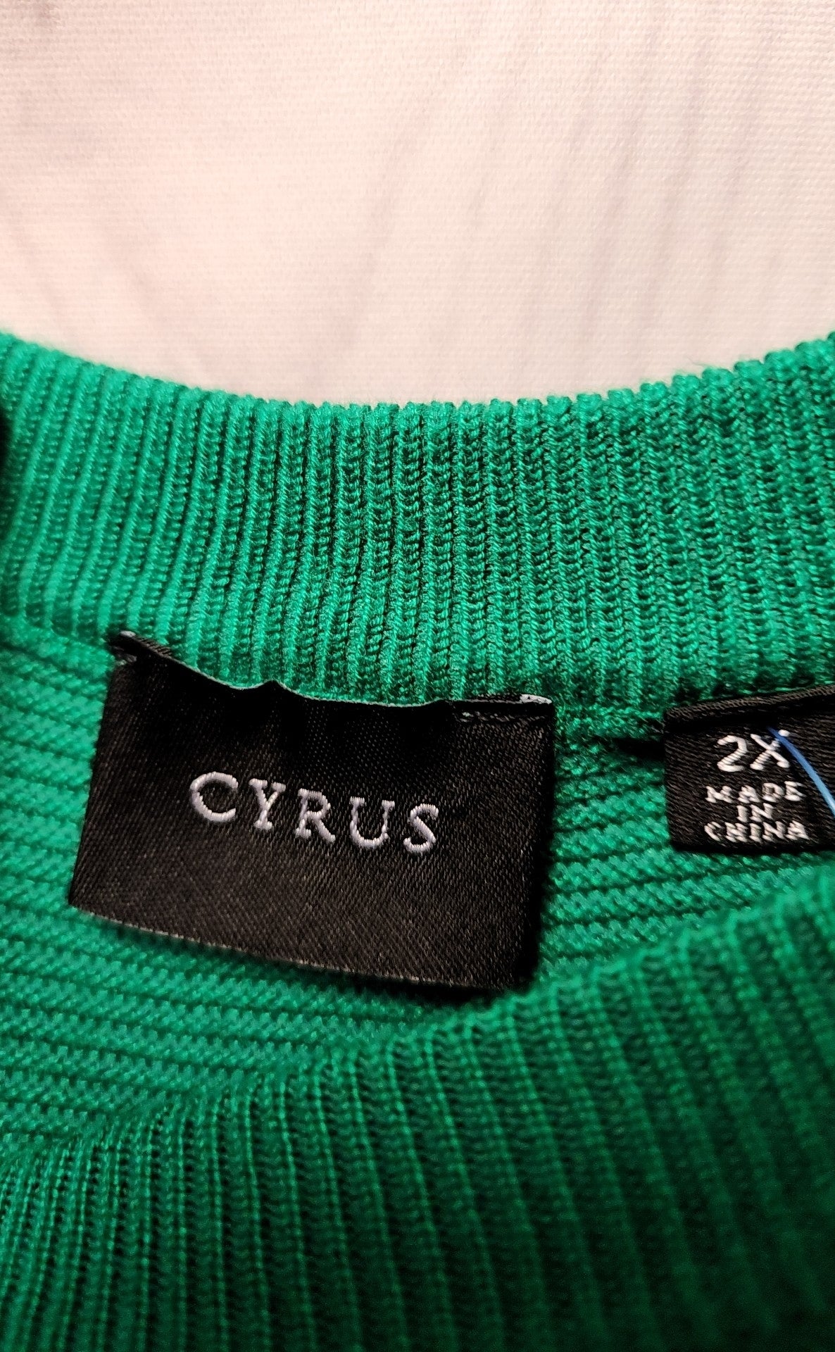 Cyrus Women's Size 2X Green Sweater