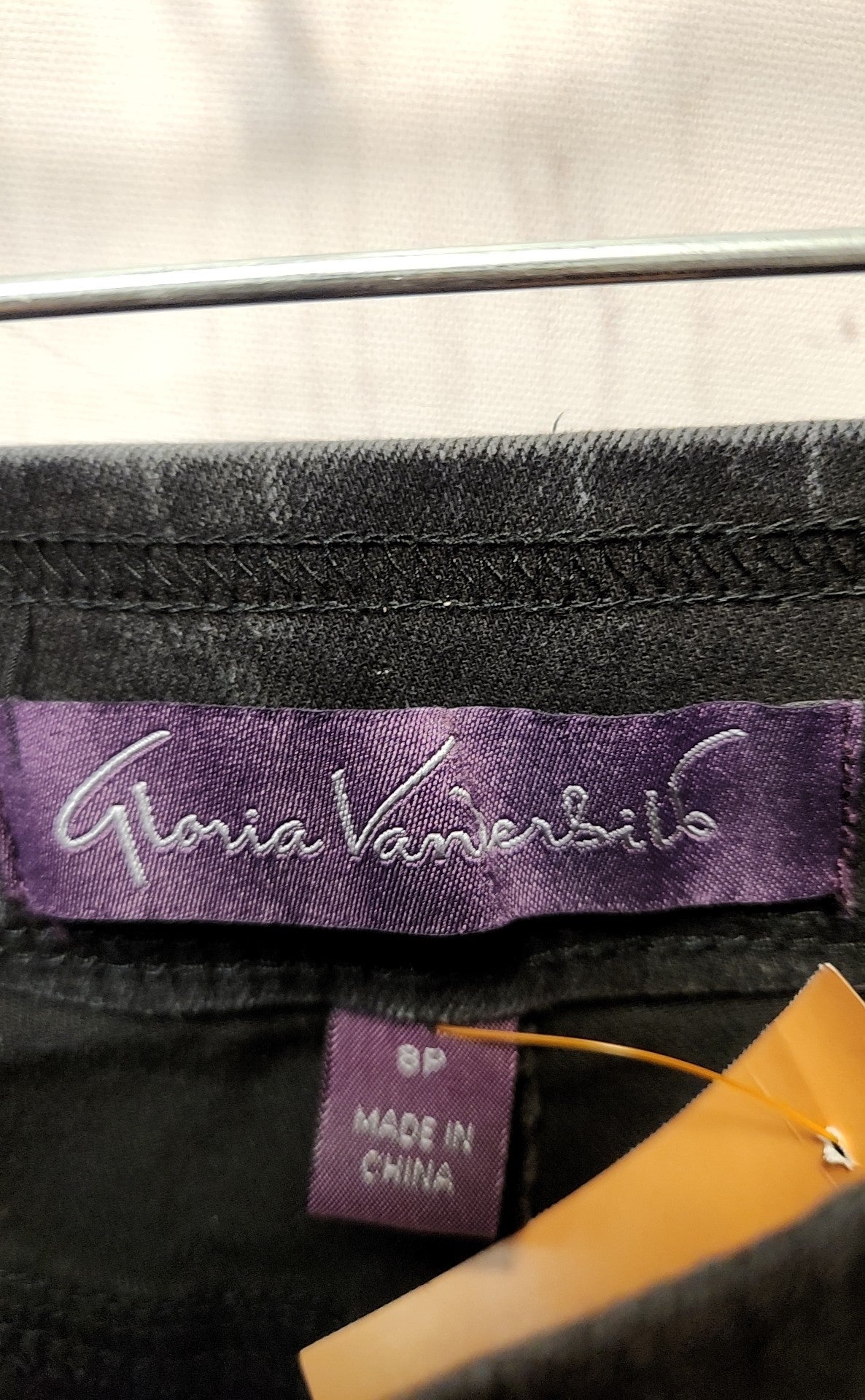 Gloria Vanderbilt Women's Size 29 (7-8) Petite Black Jeans