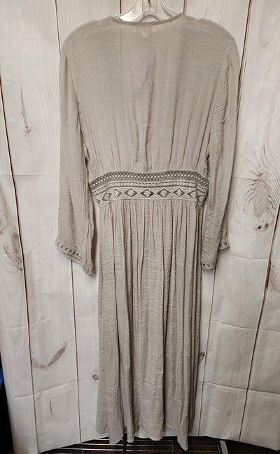 Rebellion Women's Size M Beige Cardigan