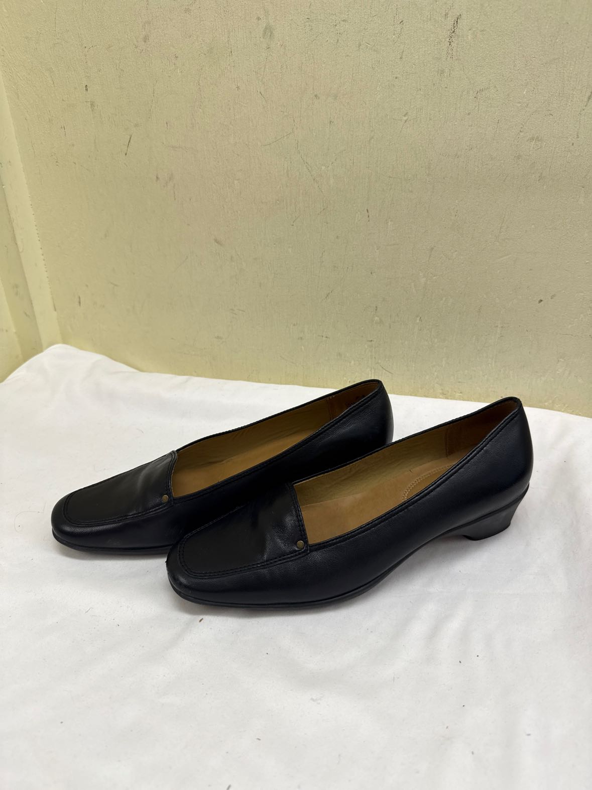 Easy Spirit Women's Size 7 Black Pumps Shoes