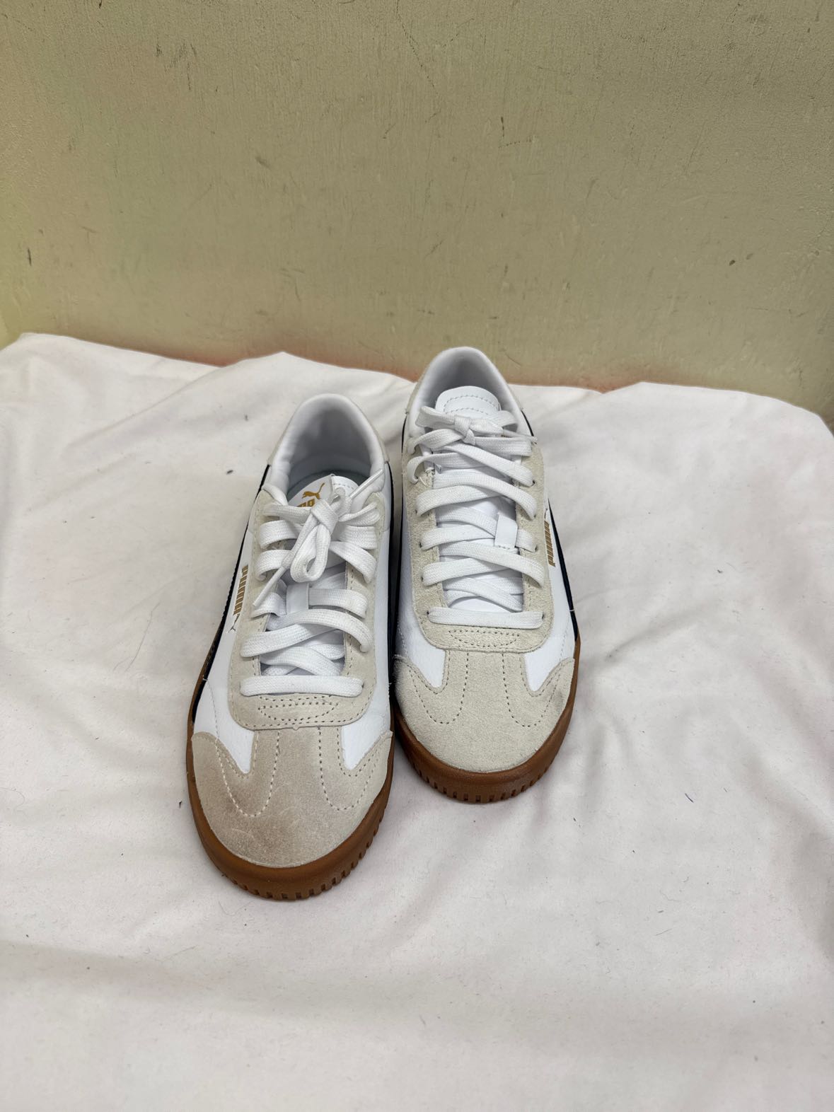 Puma Women's Size 7 White Sneakers Shoes