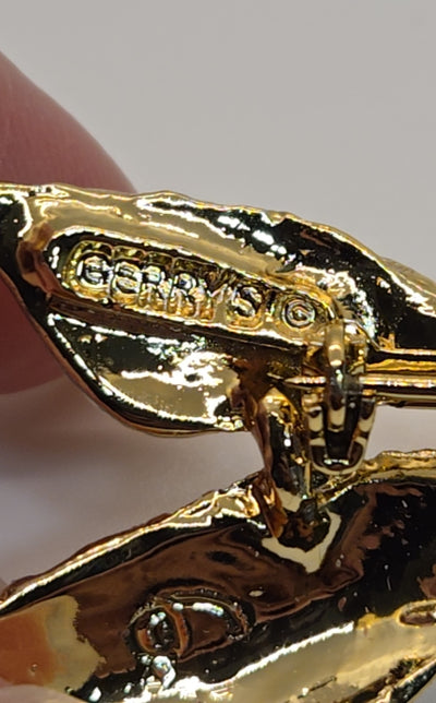 Gerry's Gold Bow Brooch Pin