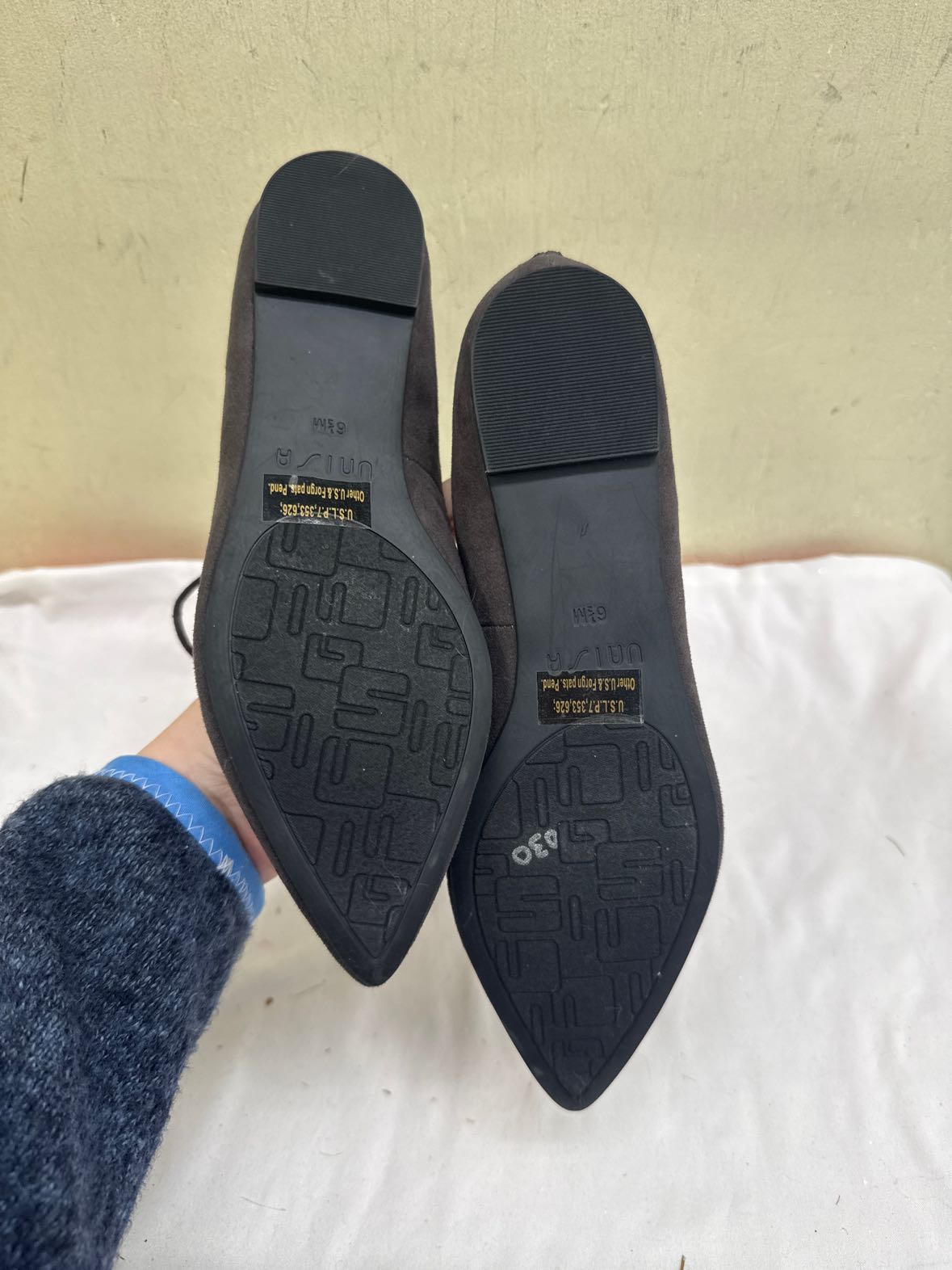 Unisa Women's Size 6-1/2 Brown Flats Shoes