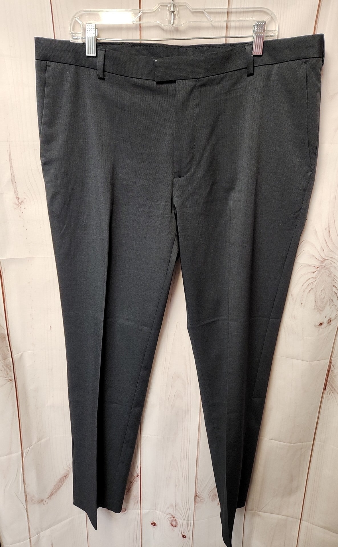 Van Heusen Men's Size 38x32 Black Pants