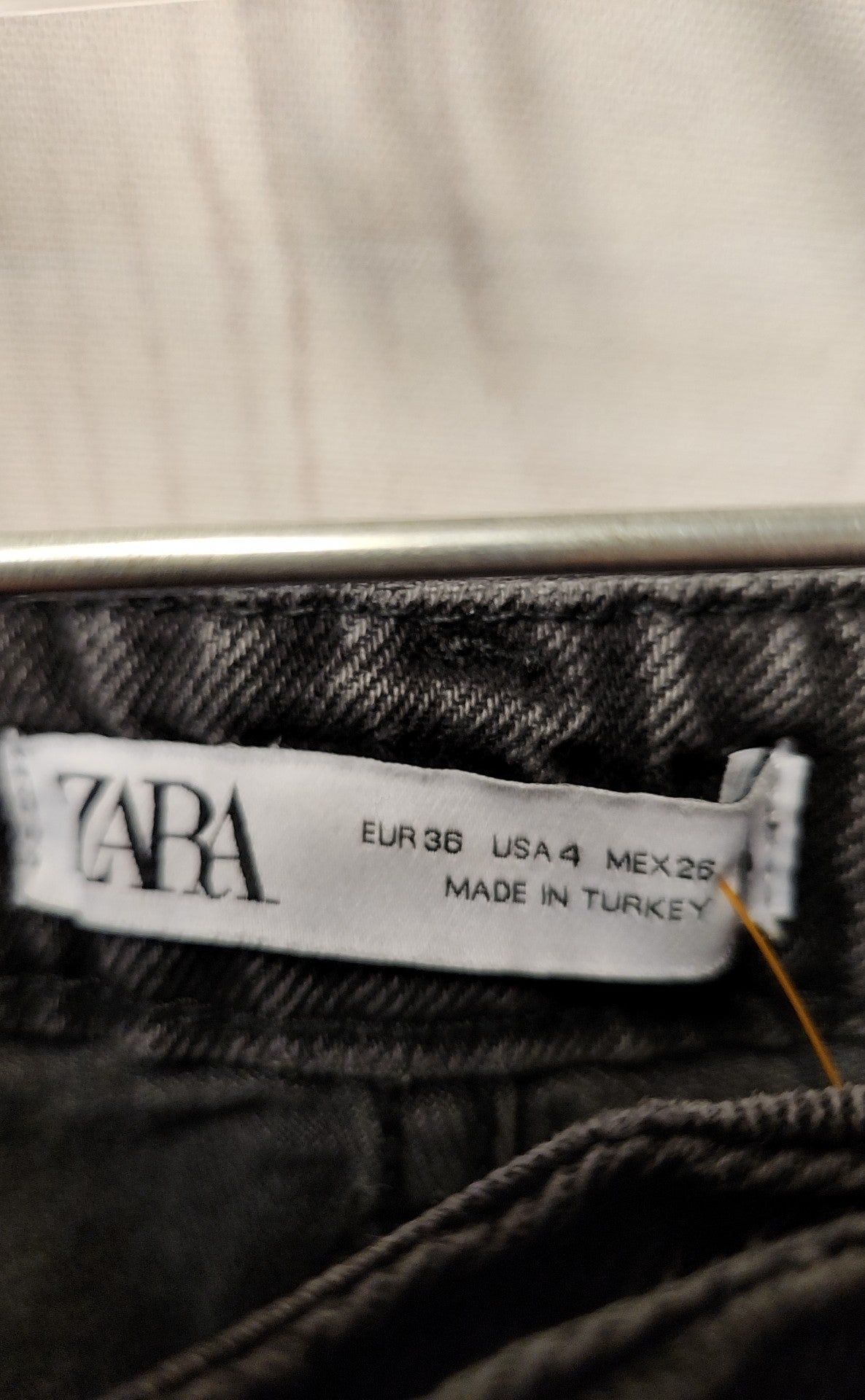 Zara Women's Size 27 (3-4) Black Jeans