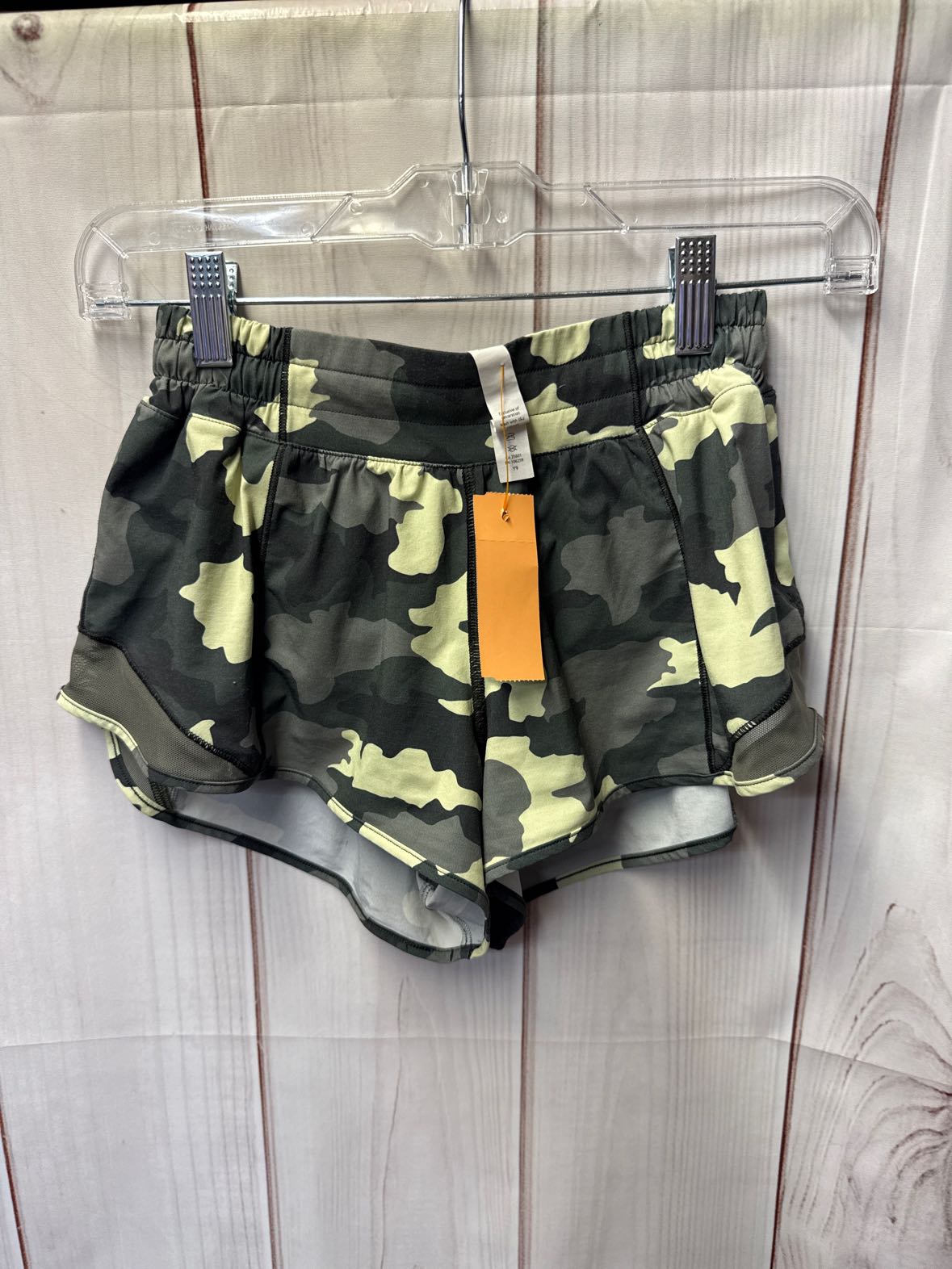 Lululemon Women's Size 4 Camo Active Shorts