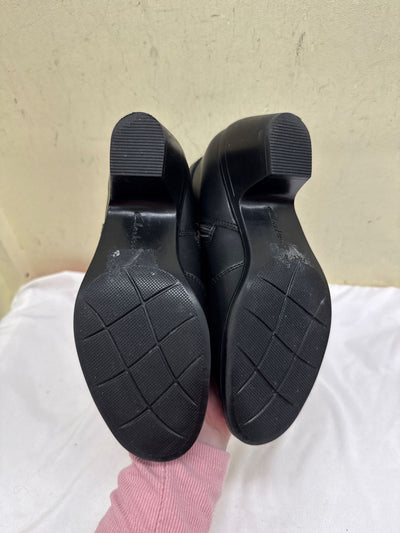 Clarks Women's Size 6-1/2 Black Boots Shoes