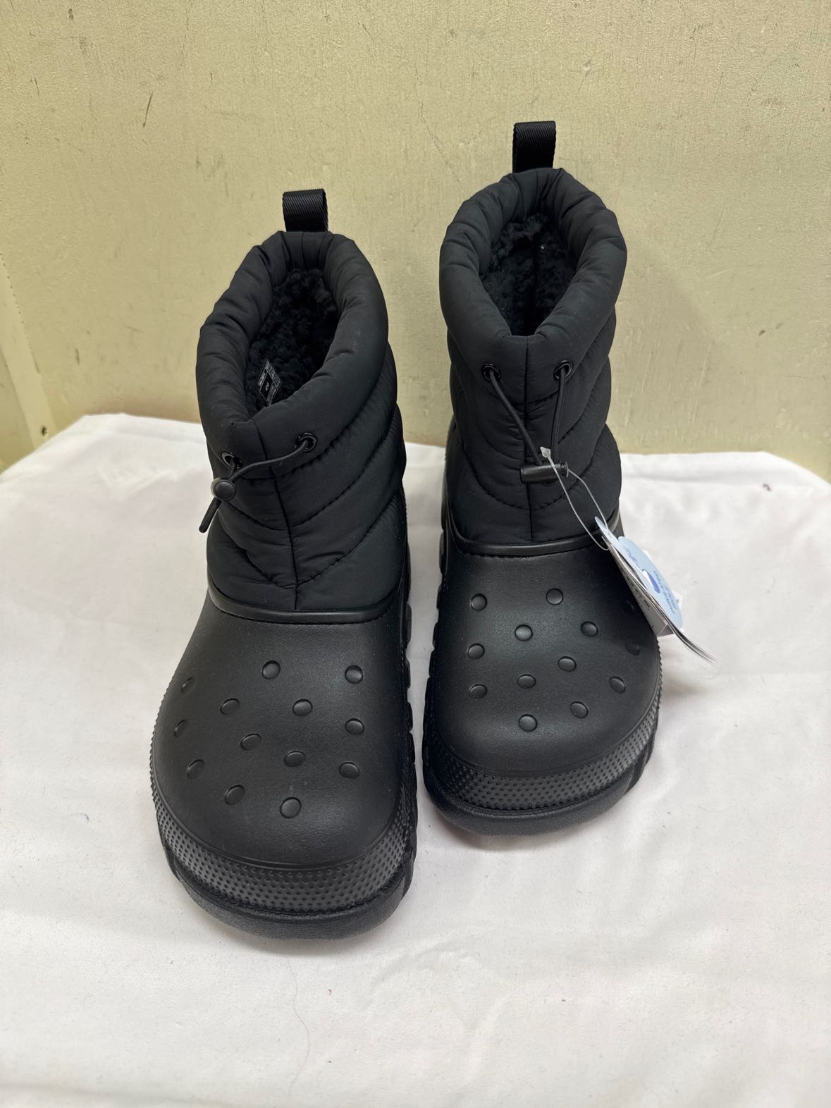 NWT Crocs Men's Size 7 Black Boots Shoes