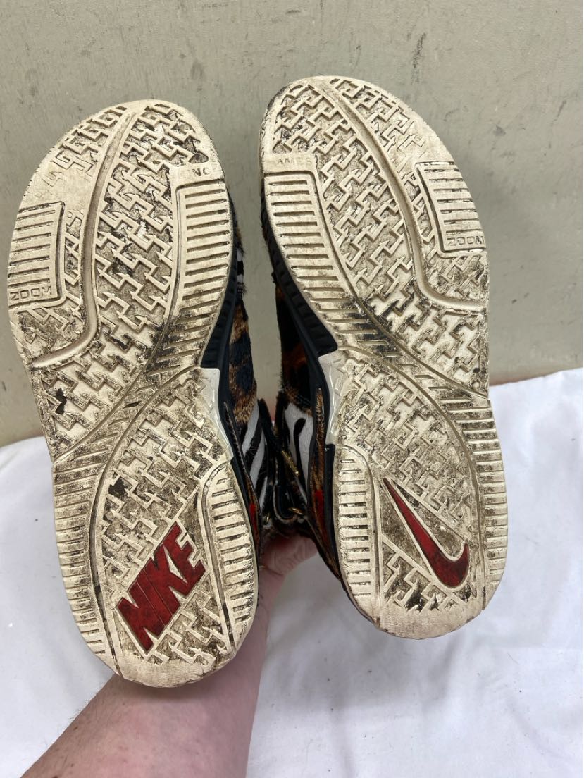 Nike Zoom Lebron II LX Beast Animal Print Men's Size 9-1/2 Sneakers Shoes